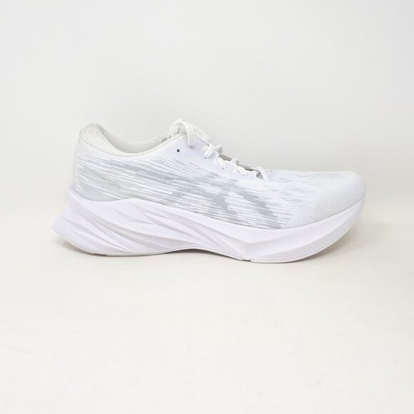 Asics Novablast 3 Running Walking Shoe Sneaker Mens Size 9 US White 1011B458 102 - Picture 1 of 12